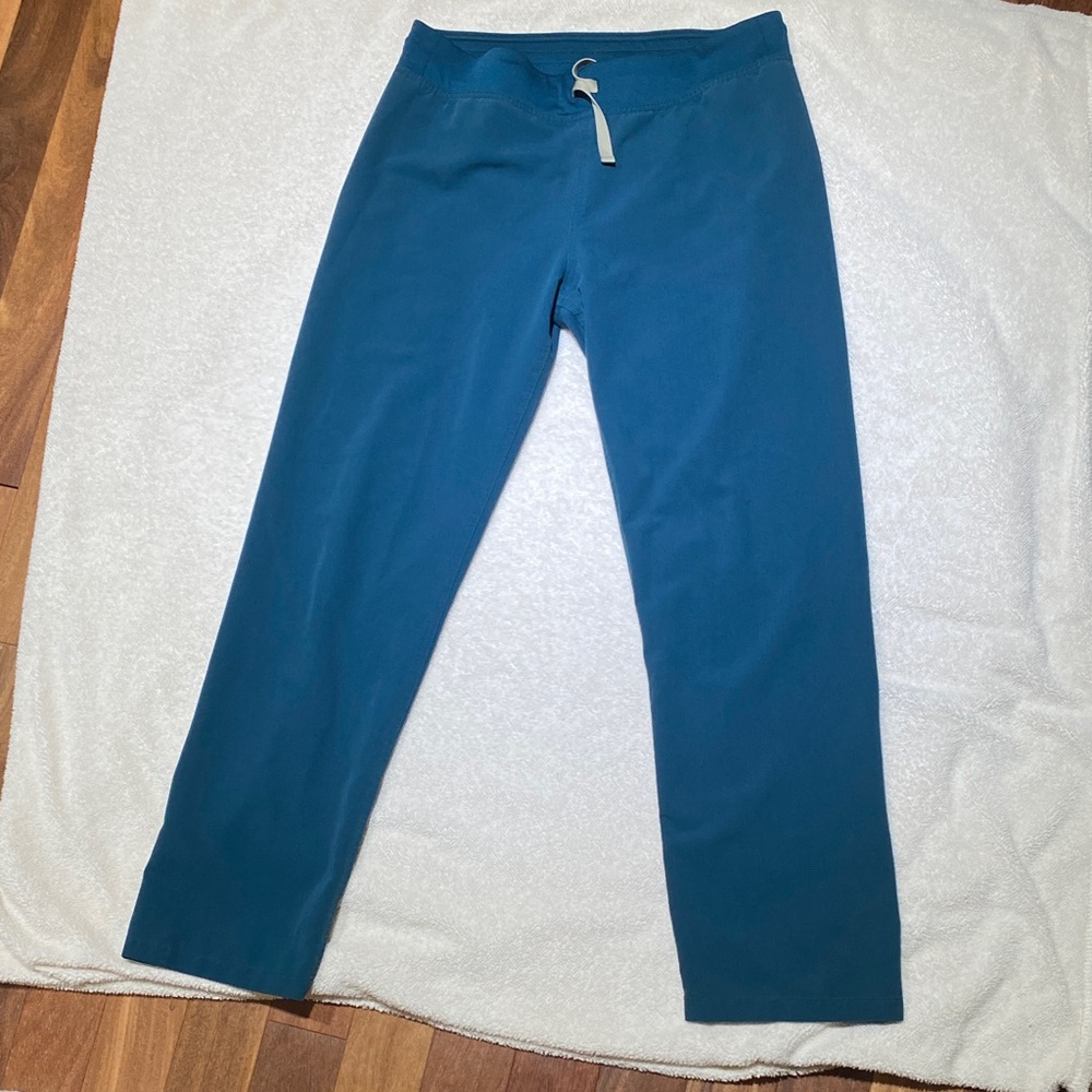 Figs Scrub Pants Size Medium Women’s Technical Collection Excellent condition.
